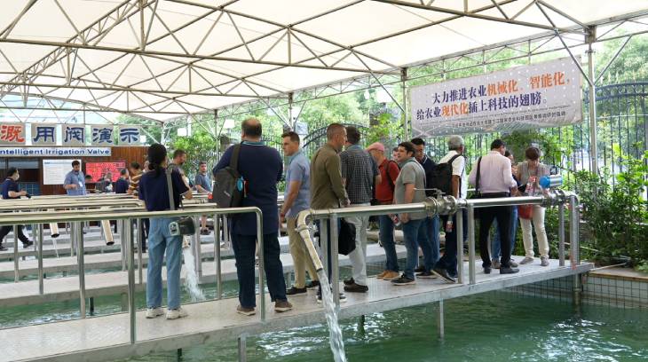 1690348378950830.jpg 11.参观润景智能灌溉用阀演示区.jpg